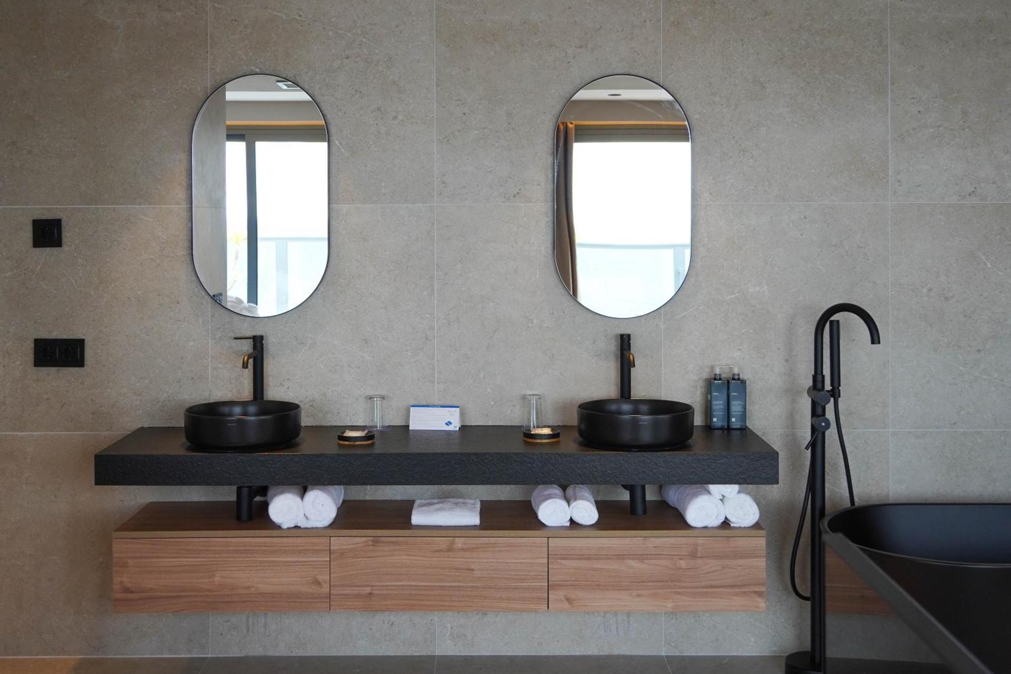 Marins - Adults Only 4*